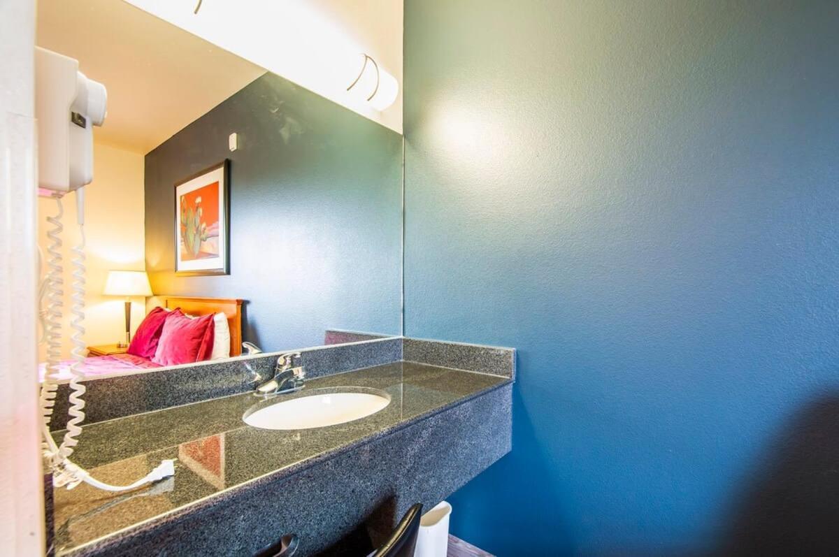 Sierra Vista Studio Apartment With Full Kitchen And King Bed المظهر الخارجي الصورة